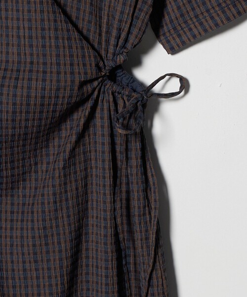 BEAUTY&YOUTH UNITED ARROWS（ビューティーアンドユースユナイテッドアローズ）の「サイドホール ショートスリーブ ワンピース（ワンピース・レディース・ブラック/ブラウン系・M/S）」の9枚目の写真