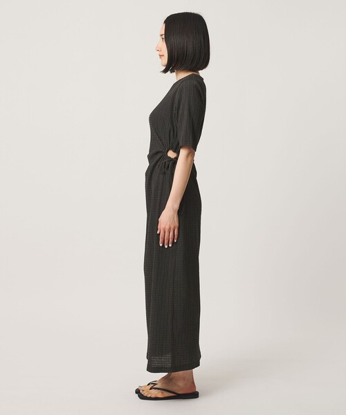 BEAUTY&YOUTH UNITED ARROWS（ビューティーアンドユースユナイテッドアローズ）の「サイドホール ショートスリーブ ワンピース（ワンピース・レディース・ブラック/ブラウン系/ダークブラウン・M/S）」の20枚目の写真