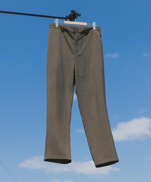 ITEMS URBANRESEARCH(アイテムズ アーバンリサーチ)の「『接触冷感/吸水速乾/イージーケア/UVカット』クイックドライリネンタッチイージーパンツ(その他パンツ・メンズ・ベージュ/チャコールグレー/ブラック/オリーブ・MEDIUM/LARGE)」の4枚目の写真