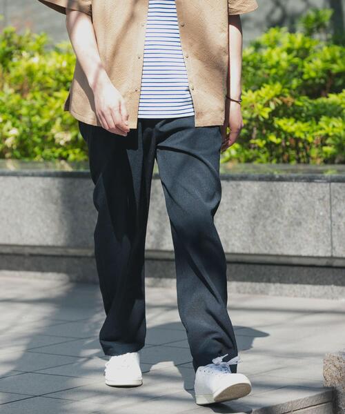 ITEMS URBANRESEARCH(アイテムズ アーバンリサーチ)の「『接触冷感/吸水速乾/イージーケア/UVカット』クイックドライリネンタッチイージーパンツ(その他パンツ・メンズ・ベージュ/チャコールグレー/ブラック/オリーブ・MEDIUM/LARGE)」の2枚目の写真