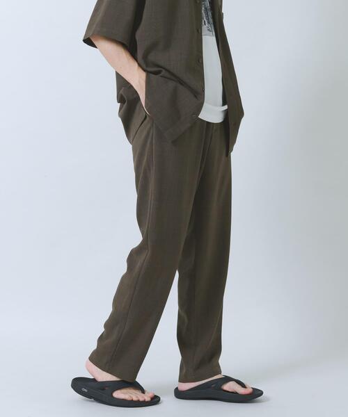 ITEMS URBANRESEARCH(アイテムズ アーバンリサーチ)の「『接触冷感/吸水速乾/イージーケア/UVカット』クイックドライリネンタッチイージーパンツ(その他パンツ・メンズ・ベージュ/チャコールグレー/ブラック/オリーブ・MEDIUM/LARGE)」の10枚目の写真