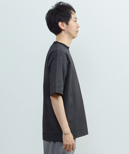 MEN'S MELROSE(メンズメルローズ)の「マイクロボーダークルーネックTシャツ | 吸水速乾 / 軽量 / UVカット(Tシャツ/カットソー・メンズ・ブラック/ホワイト/ブラウン・3/2/4)」の7枚目の写真