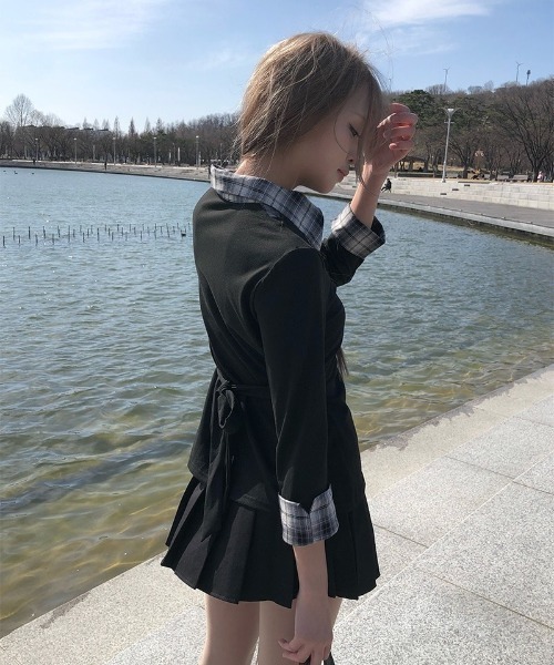 anyonemore(エニワンモア)の「チェックシャツ風7分袖バックリボンスリムTシャツ(シャツ/ブラウス・レディース・ブラック・FREE)」の10枚目の写真
