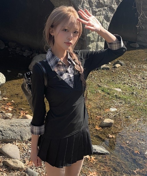 anyonemore(エニワンモア)の「チェックシャツ風7分袖バックリボンスリムTシャツ(シャツ/ブラウス・レディース・ブラック・FREE)」の2枚目の写真