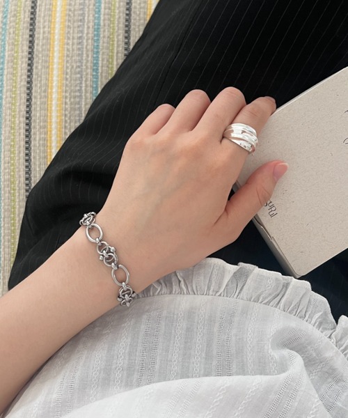 GIUNON(ジウノン)の「twist bold ring / ツイストボールドリング(リング・レディース・シルバー・FREE)」の3枚目の写真