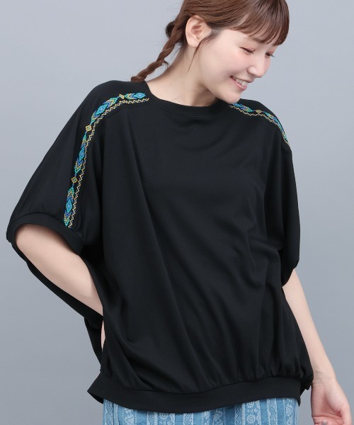 チチカカ（チチカカ）の「汗染み防止ドルマン刺繍プルオーバー（Tシャツ/カットソー・レディース・アイボリー/ブラック/グリーン・FREE）」の2枚目の写真