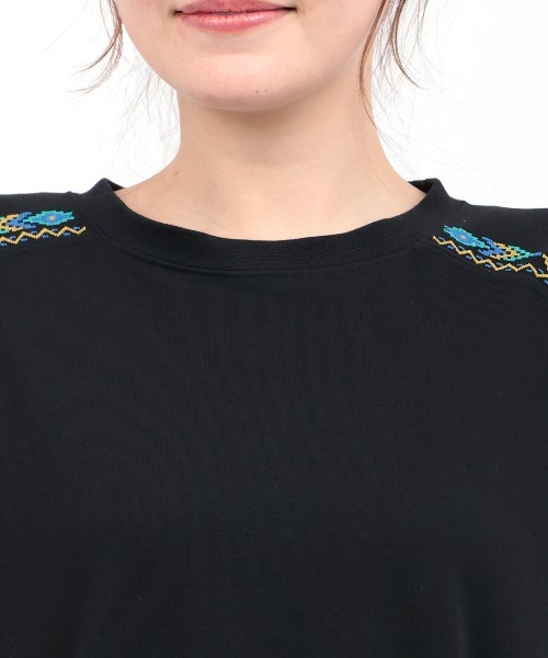チチカカ（チチカカ）の「汗染み防止ドルマン刺繍プルオーバー（Tシャツ/カットソー・レディース・アイボリー/ブラック/グリーン・FREE）」の12枚目の写真