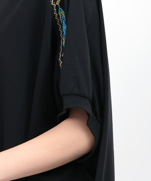 チチカカ（チチカカ）の「汗染み防止ドルマン刺繍プルオーバー（Tシャツ/カットソー・レディース・アイボリー/ブラック/グリーン・FREE）」の13枚目の写真