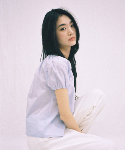 JULIAPEPE(ジュリアペペ)の「Amy Shirring Puff Blouse (Baby blue)(シャツ/ブラウス・レディース・その他・FREE)」の1枚目の写真