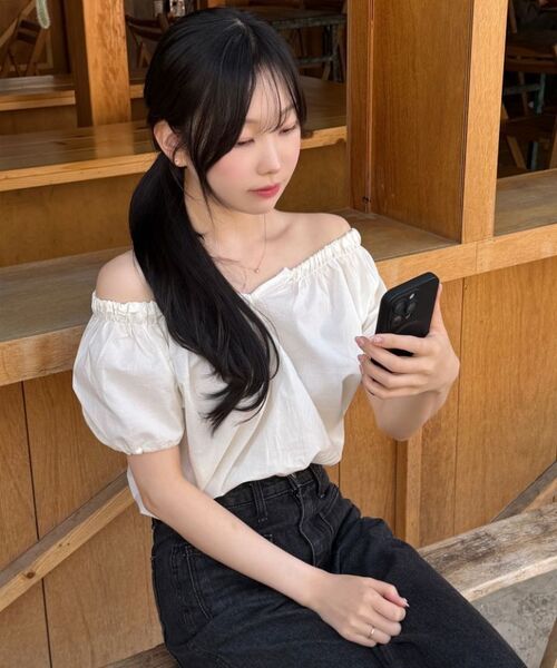 JULIAPEPE(ジュリアペペ)の「Amy Shirring Puff Blouse (Baby blue)(シャツ/ブラウス・レディース・その他・FREE)」の7枚目の写真
