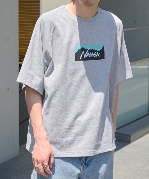 NANGA(ナンガ)の「【NANGA】ECO HYBRID BOX LOGO LOOSE FIT TEE N2500-1M025Z(Tシャツ/カットソー・メンズ・ブラック/ホワイト/ライトグレー/ダークネイビー・FREE)」の1枚目の写真