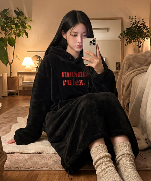 MASMARULEZ APPAREL(マスマルールズ アパレル)の「Cozy bear fleece warm hoodie_5 Colors(パーカー・レディース・チャコール/ブラック/ベビーピンク/ブラウン系その他/アイボリー・ONE SIZE)」の16枚目の写真