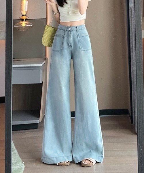 LUCPY(ラクピー)の「デニムワイドパンツ(デニムパンツ・レディース・ブルー/ネイビー・LARGE/MEDIUM/SMALL/X-SMALL)」の1枚目の写真