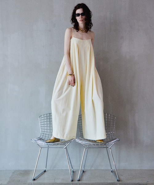 MAISON SPECIAL(メゾンスペシャル)の「【2026Summer PRE-ORDER】Tuck-in Balloon Jumpsuit/タックバルーンジャンプスーツ(サロペット/オーバーオール・レディース・ブラック/ホワイト・36/38)」の2枚目の写真