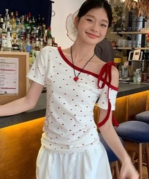 片側オープンショルダーTシャツ  リボン結びデザイン  甘辛トップス