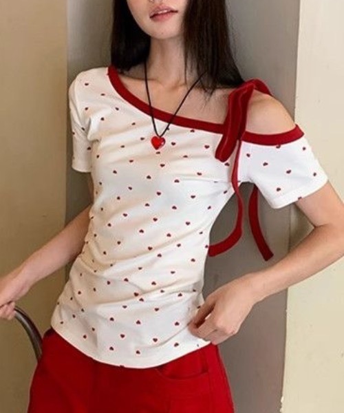 Alvia（アルビア）の「片側オープンショルダーTシャツ  リボン結びデザイン  甘辛トップス（Tシャツ/カットソー・レディース・ホワイト・M）」の6枚目の写真