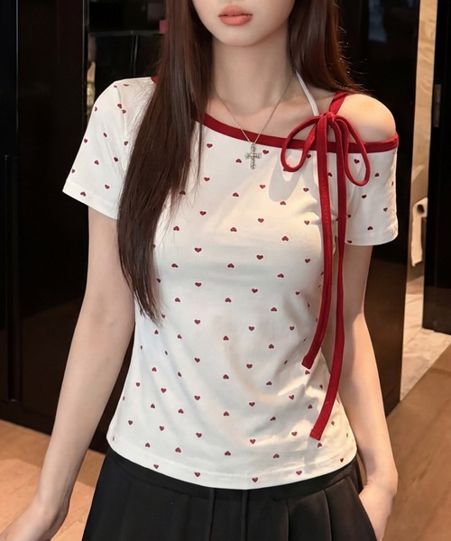 Alvia（アルビア）の「片側オープンショルダーTシャツ  リボン結びデザイン  甘辛トップス（Tシャツ/カットソー・レディース・ホワイト・M）」の7枚目の写真