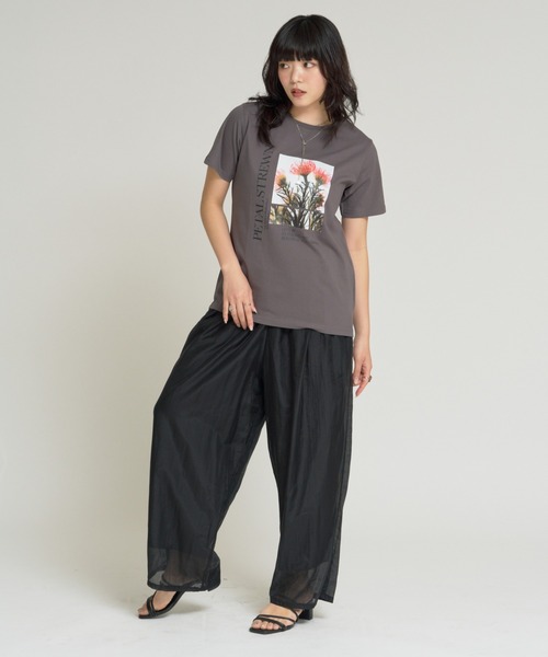 RU.TI.LE(ルチル)の「【RU.TI.LE】フラワーフォトプリントTシャツ(Tシャツ/カットソー・レディース・ホワイト/チャコールグレー・MEDIUM)」の8枚目の写真