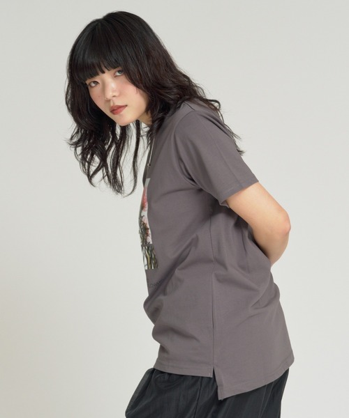 RU.TI.LE(ルチル)の「【RU.TI.LE】フラワーフォトプリントTシャツ(Tシャツ/カットソー・レディース・ホワイト/チャコールグレー・MEDIUM)」の14枚目の写真