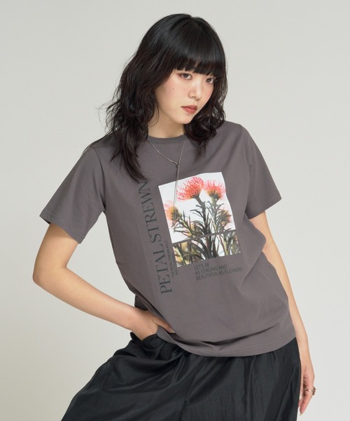 RU.TI.LE(ルチル)の「【RU.TI.LE】フラワーフォトプリントTシャツ(Tシャツ/カットソー・レディース・ホワイト/チャコールグレー・MEDIUM)」の11枚目の写真