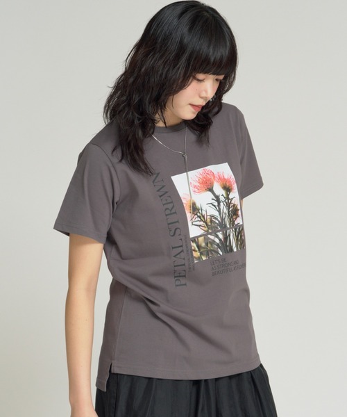 RU.TI.LE(ルチル)の「【RU.TI.LE】フラワーフォトプリントTシャツ(Tシャツ/カットソー・レディース・ホワイト/チャコールグレー・MEDIUM)」の13枚目の写真