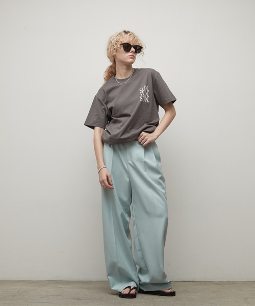 uchi.(ウチ)の「綿100% SUN.ロゴバックプリントTシャツ(Tシャツ/カットソー・レディース・杢グレー/サックスブルー/オフホワイト/チャコールグレー/ワイン系・FREE)」の9枚目の写真