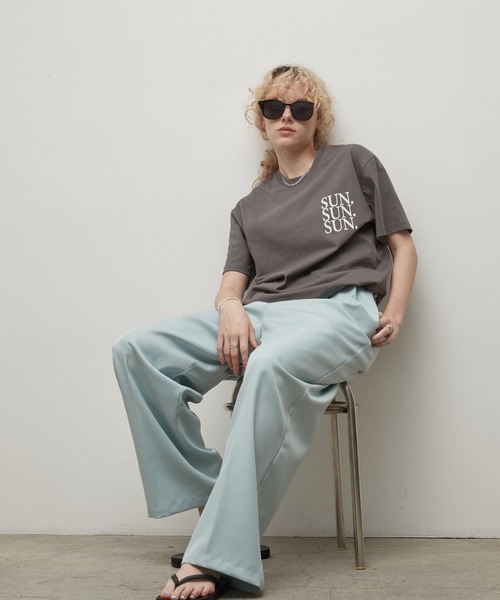 uchi.(ウチ)の「綿100% SUN.ロゴバックプリントTシャツ(Tシャツ/カットソー・レディース・杢グレー/サックスブルー/オフホワイト/チャコールグレー/ワイン系・FREE)」の22枚目の写真
