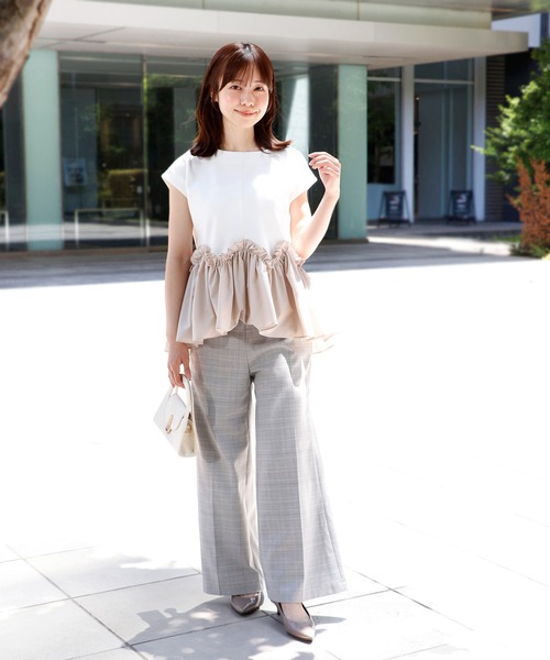 Sirin(シリン)の「ドッキングペプラムデザイントップス(シャツ/ブラウス・レディース・ブラック/ベージュ/オフホワイト・FREE)」の4枚目の写真