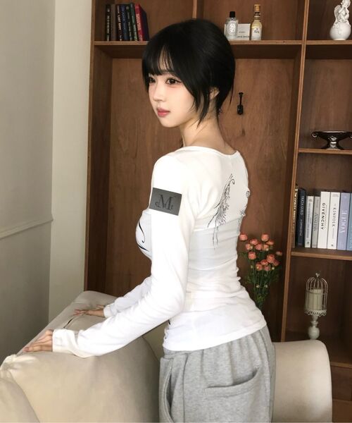 MUCENT(ムセント)の「エーテルエンジェルウィングスシースルーロングスリーブTシャツ(2カラー)(Tシャツ/カットソー・レディース・ブラック/ホワイト・FREE)」の5枚目の写真