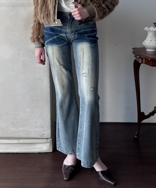 SHAGGIE(シャギー)の「ダメージデザインフレアデニム(デニムパンツ・レディース・ライトブルー・SMALL/MEDIUM)」の3枚目の写真