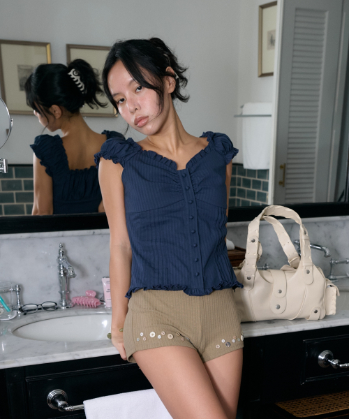LOTSYOU（ロッツユー）の「LOTSYOU_Ella Blouse NAVY（シャツ/ブラウス・レディース・その他・MEDIUM/SMALL）」の2枚目の写真