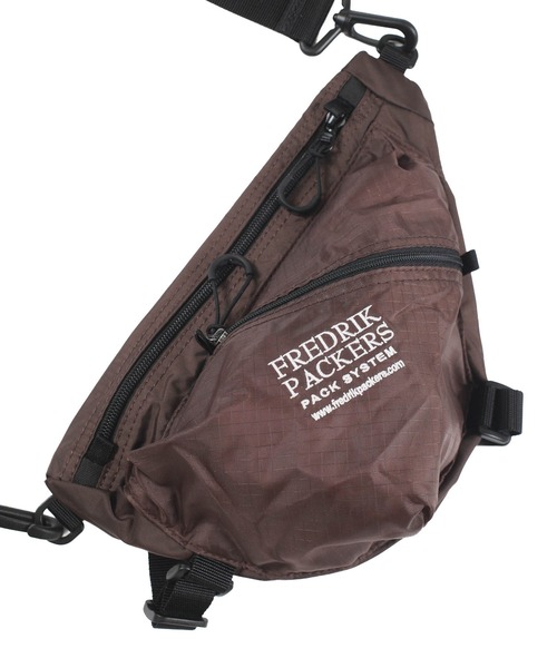 FREDRIK PACKERS(フレドリックパッカーズ)の「【FREDRIK PACKERS/フレドリックパッカーズ】ACCORD SLING MINI / アコード スリング ミニ ワンショルダーバッグ(ショルダーバッグ・レディース・ブラック/ブラウン・FREE)」の19枚目の写真