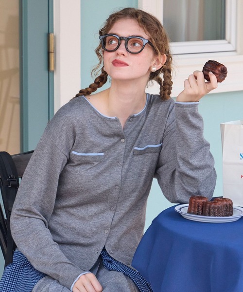 BONLECILL（ボンルシール）の「【至福のカヌレニット】配色パイピングちびポケットカーディガン（カーディガン/ボレロ・レディース・ネイビー/ブラウン/ワイン/チャコールグレー/グレー・FREE）」の8枚目の写真