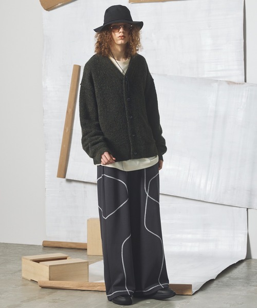 MAISON SPECIAL(メゾンスペシャル)の「《UNISEX》Stitching Prime-Wide Track Pants/ステッチワークプライムワイドスポーティーパンツ【MAISON SPECIAL/メゾンスペシャル】(その他パンツ・メンズ・ブラック/チャコールグレー/ライトグリーン・0/1/2)」の5枚目の写真