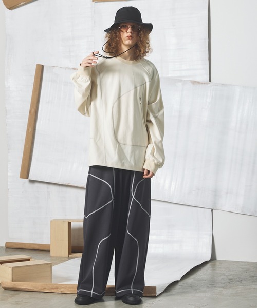MAISON SPECIAL(メゾンスペシャル)の「《UNISEX》Stitching Prime-Wide Track Pants/ステッチワークプライムワイドスポーティーパンツ【MAISON SPECIAL/メゾンスペシャル】(その他パンツ・メンズ・ブラック/チャコールグレー/ライトグリーン・0/1/2)」の4枚目の写真