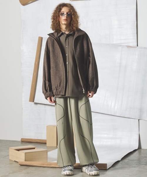 MAISON SPECIAL(メゾンスペシャル)の「《UNISEX》Stitching Prime-Wide Track Pants/ステッチワークプライムワイドスポーティーパンツ【MAISON SPECIAL/メゾンスペシャル】(その他パンツ・メンズ・ブラック/チャコールグレー/ライトグリーン・0/1/2)」の9枚目の写真
