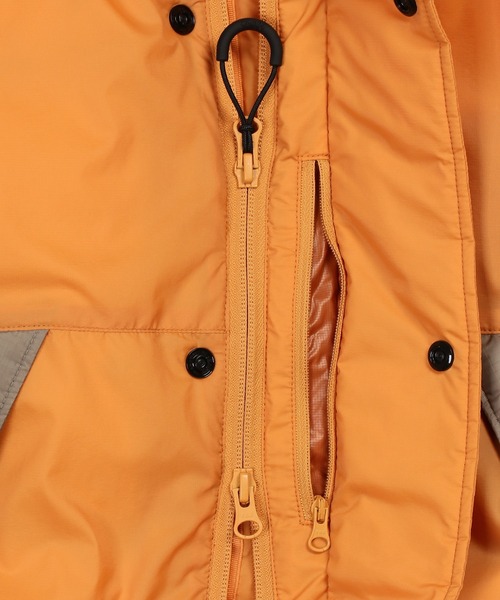 NANGA(ナンガ)の「NANGA×DUFFER CODURA / AURORA-TEX HOODED DOWN JACKET:ナンガ別注 オーロラテックス / コーデュラ ダウンジャケット / 760FP / スペイン産ダックダウン / 日本製 / MADE IN JAPAN / ハイスペック / フーデッド(ダウンジャケット/コート・メンズ・オレンジ/ブラック/カーキ・SMALL/X-LARGE/LARGE/MEDIUM)」の11枚目の写真