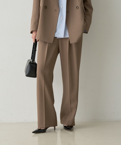 qualite(カリテ)の「タックストレートパンツ(その他パンツ・レディース・モカ/チャコールグレー・34/38/36)」の8枚目の写真