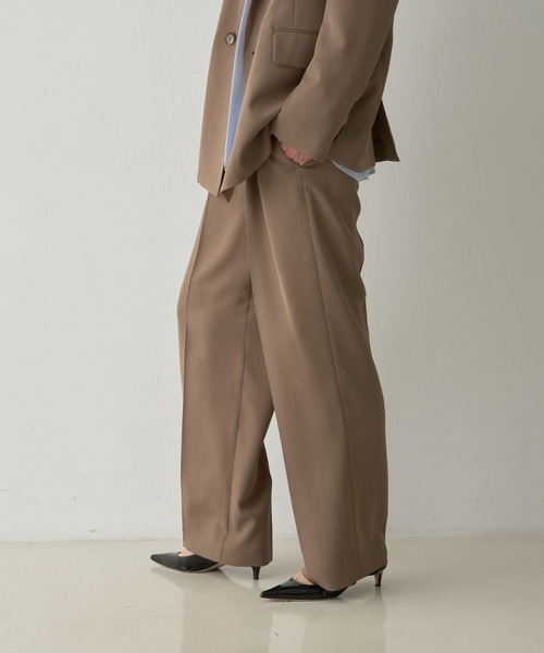 qualite(カリテ)の「タックストレートパンツ(その他パンツ・レディース・モカ/チャコールグレー・34/38/36)」の9枚目の写真