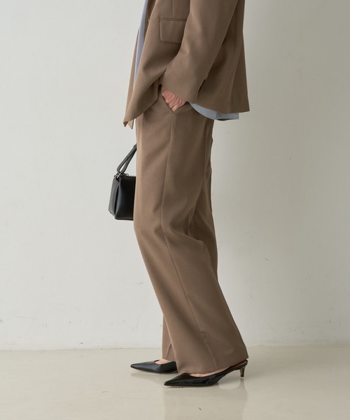 qualite(カリテ)の「タックストレートパンツ(その他パンツ・レディース・モカ/チャコールグレー・34/38/36)」の10枚目の写真