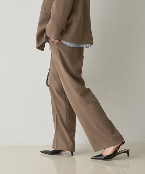 qualite(カリテ)の「タックストレートパンツ(その他パンツ・レディース・モカ/チャコールグレー・34/38/36)」の12枚目の写真