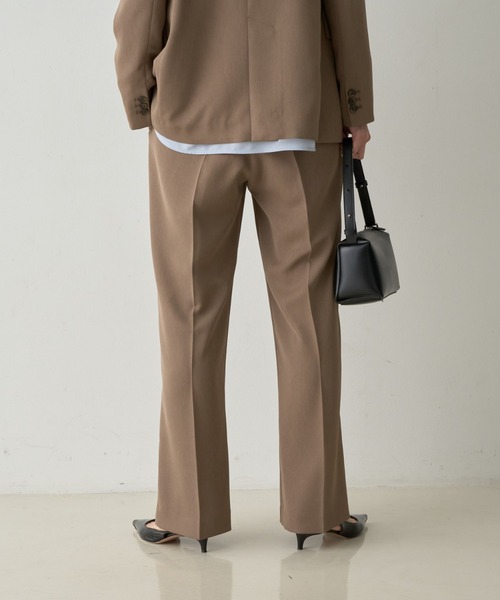 qualite(カリテ)の「タックストレートパンツ(その他パンツ・レディース・モカ/チャコールグレー・34/38/36)」の14枚目の写真