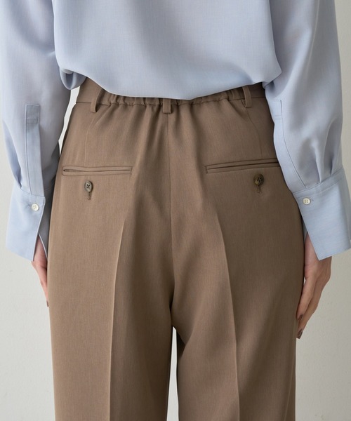 qualite(カリテ)の「タックストレートパンツ(その他パンツ・レディース・モカ/チャコールグレー・34/38/36)」の18枚目の写真