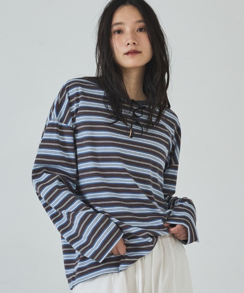 abahouse mavie(アバハウスマヴィ)の「マルチボーダーロングTシャツ(Tシャツ/カットソー・レディース・グレー/ブラウン/ライトグレー・フリー)」の3枚目の写真