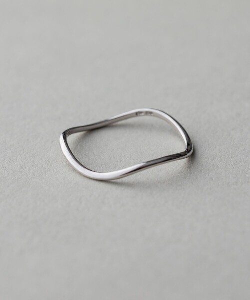 ete（エテ）の「[レイヤード] K10WG リング（リング・レディース・ホワイトゴールド・3号/1号/17号/9号/7号）」の3枚目の写真