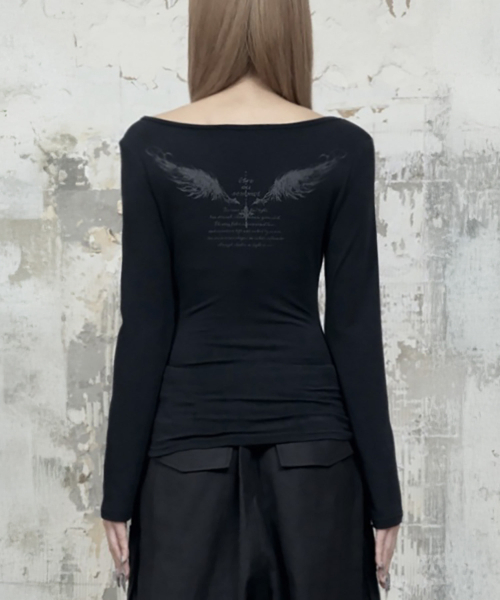 ETRE AU SOMMET(エトレオソメ)の「Drape Wing Shirring Long Sleeve (Black)(Tシャツ/カットソー・レディース・ブラック・FREE)」の5枚目の写真