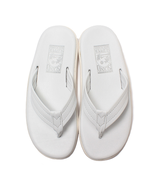 Ray BEAMS(レイビームス)の「ISLAND SLIIPER × Ray BEAMS / 別注 スムース トングサンダル(サンダル・レディース・ホワイト・6/5/7/4)」の4枚目の写真