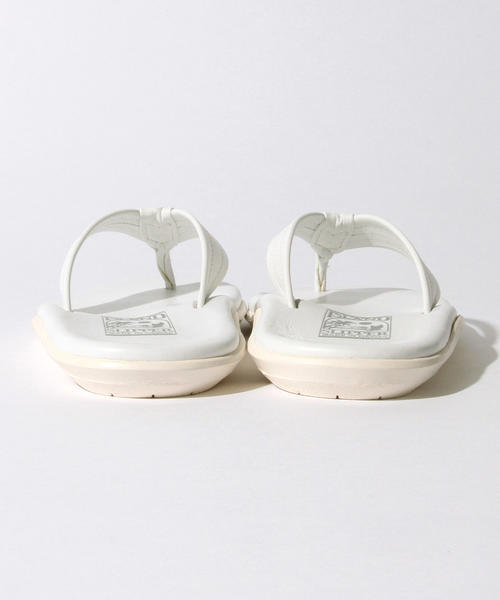 Ray BEAMS(レイビームス)の「ISLAND SLIIPER × Ray BEAMS / 別注 スムース トングサンダル(サンダル・レディース・ホワイト・6/5/7/4)」の12枚目の写真