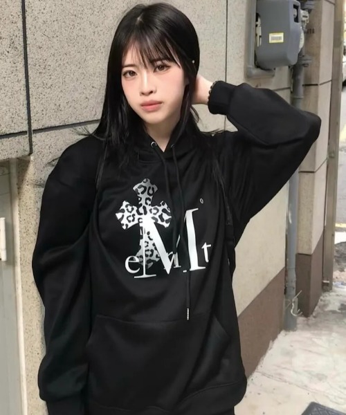 MUCENT(ムセント)の「【日本未発売/WEB限定】MUCENT(ムセント)/サハラ グラデーション レオパード クロス ハート フード パーカー オーバーサイズ ユニセックス/SAHARA GRADATION CROSS SIERRA LEOPARD HEART HOOD T UNISEX(パーカー・レディース・グレー/ブラック/グレー系その他・FREE)」の7枚目の写真