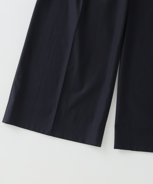 EDIFICE(エディフィス)の「Hedie.+Double-Pleated Trousers(スラックス・メンズ・チャコールグレー・2/3)」の3枚目の写真